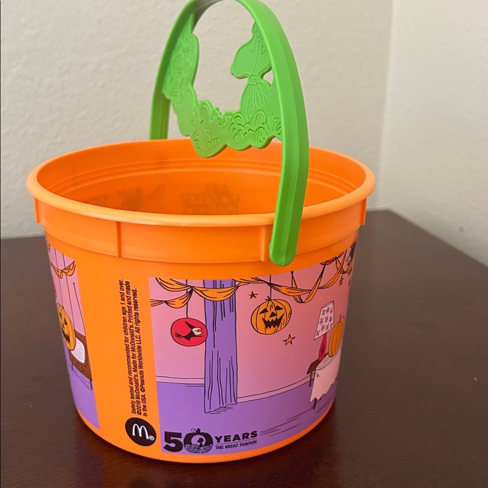 McDonald’s It’s the great pumpkin, Charlie Brown bucket - Picture 3 of 7